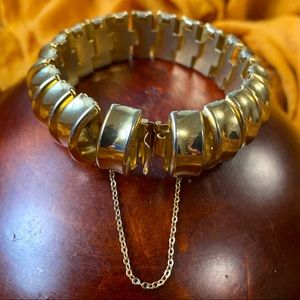 Vintage Gold Tone Articulated Link Bracelet.